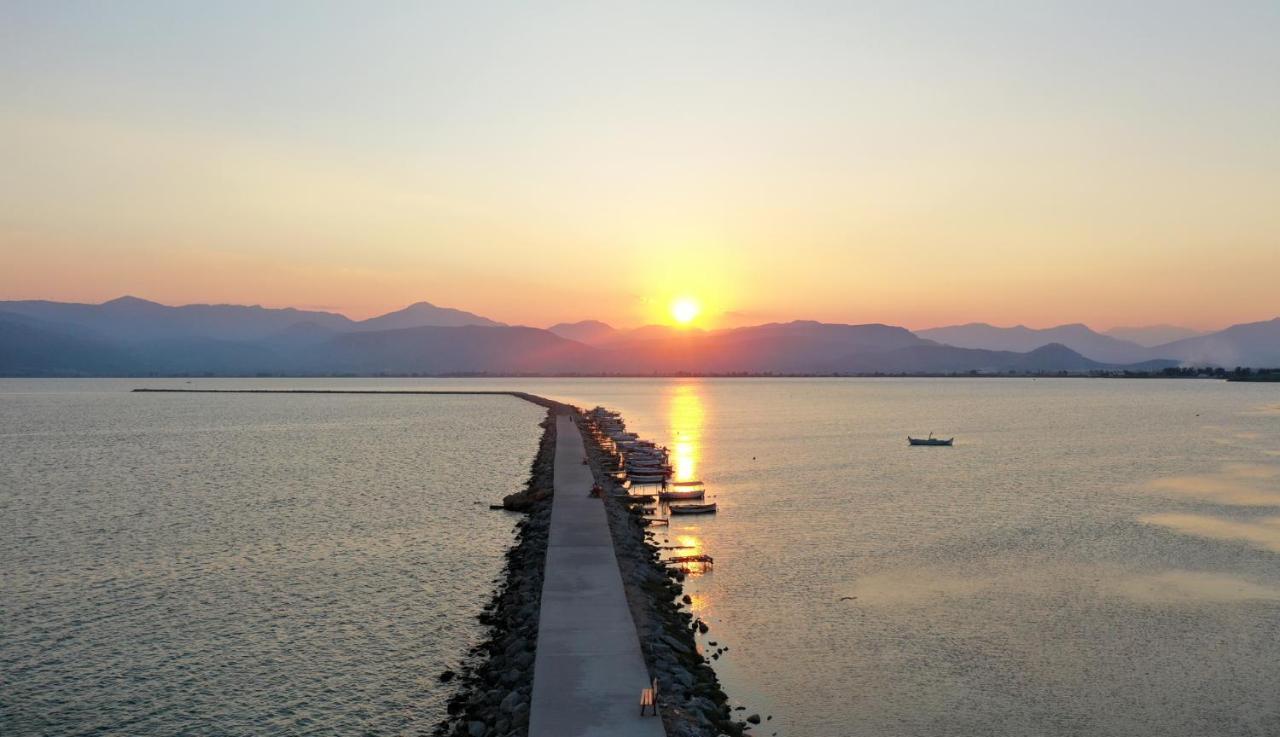 Margietta'S Suites Nafplio Ngoại thất bức ảnh