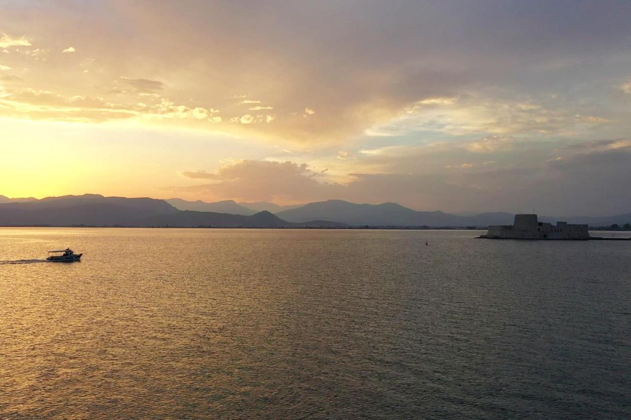 Margietta'S Suites Nafplio Ngoại thất bức ảnh